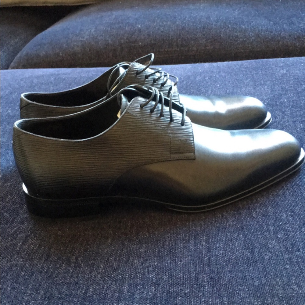 Louis Vuitton Men shoes